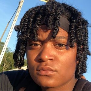 Meet your Posher, Chloe